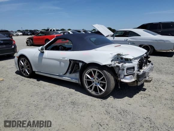 ✅ 2017 Porsche 718 Boxster S • VIN: WP0CB2A84HS241258 • Lot: 55527825. Wystawiony na Copart z przebiegiem 38 385 mil. Bezpłatny archiwum sprzedaży aukcyjnych z USA i szczegółowy raport historii pojazdu na DreamBid. Zdjęcie 2.