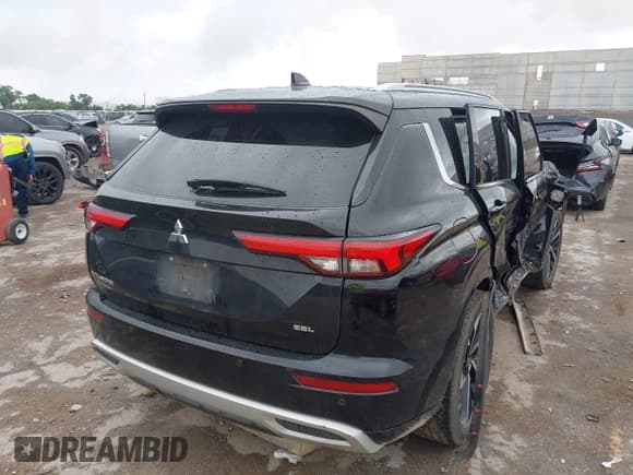 ✅ 2022 Mitsubishi Outlander SEL • VIN: JA4J3VA87NZ009885 • Lot: 42474336. Listed on IAAI with 101,765 mi. Free auction sales archive from the USA and detailed vehicle history report at DreamBid. Image 4.