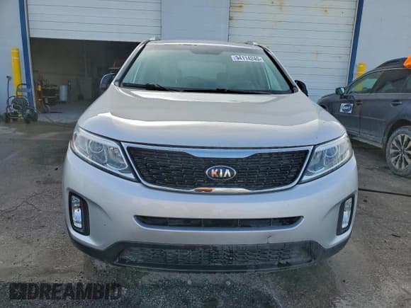 ✅ 2015 Kia Sorento LX • VIN: 5XYKTCA69FG630199 • Lot: 94114245. Wystawiony na Copart z przebiegiem 214 954 mil. Bezpłatny archiwum sprzedaży aukcyjnych z USA i szczegółowy raport historii pojazdu na DreamBid. Zdjęcie 5.