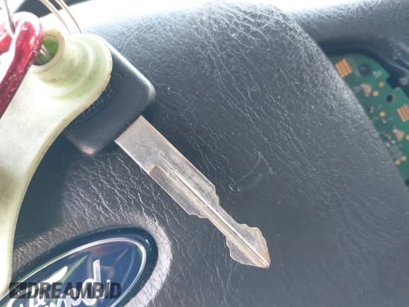 ✅ 2014 Ford Econoline Cargo Commercial • VIN: 1FDSS3EL6EDB14667 • Lot: 42633513. Listed on IAAI with 307,000 mi. Free auction sales archive from the USA and detailed vehicle history report at DreamBid. Image 11.