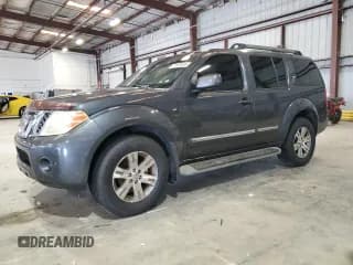 ✅ 2011 Nissan Pathfinder SV • VIN: 5N1AR1NN7BC621379 • Lot: 80108595. Wystawiony na Copart z przebiegiem 171 844 mil. Bezpłatny archiwum sprzedaży aukcyjnych z USA i szczegółowy raport historii pojazdu na DreamBid. Zdjęcie 1.