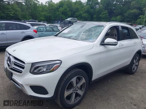 ✅ 2019 Mercedes-Benz GLC 300 • VIN: WDC0G4KB9KV175364 • Lot: 42350007. Wystawiony na IAAI z przebiegiem 59 324 mil. Bezpłatny archiwum sprzedaży aukcyjnych z USA i szczegółowy raport historii pojazdu na DreamBid. Zdjęcie 17.