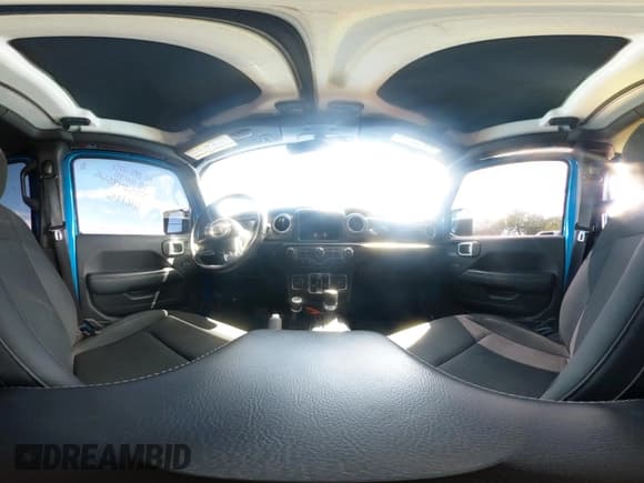 ✅ 2022 Jeep Gladiator Overland • VIN: 1C6HJTFG4NL151782 • Lot: 42994992. Wystawiony na IAAI z przebiegiem 36 898 mil. Bezpłatny archiwum sprzedaży aukcyjnych z USA i szczegółowy raport historii pojazdu na DreamBid. Zdjęcie 19.