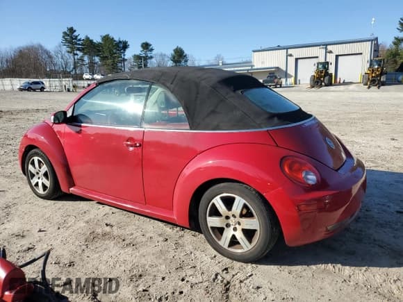 ✅ 2006 Volkswagen Beetle • VIN: 3VWRF31Y26M310472 • Lot: 49834995. Wystawiony na Copart z przebiegiem 135 948 mil. Bezpłatny archiwum sprzedaży aukcyjnych z USA i szczegółowy raport historii pojazdu na DreamBid. Zdjęcie 2.