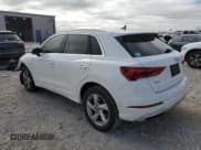 ✅ 2019 Audi Q3 Premium • VIN: WA1AECF3XK1084053 • Lot: 67948242. Wystawiony na Copart z przebiegiem 39 954 mil. Bezpłatny archiwum sprzedaży aukcyjnych z USA i szczegółowy raport historii pojazdu na DreamBid. Zdjęcie 2.
