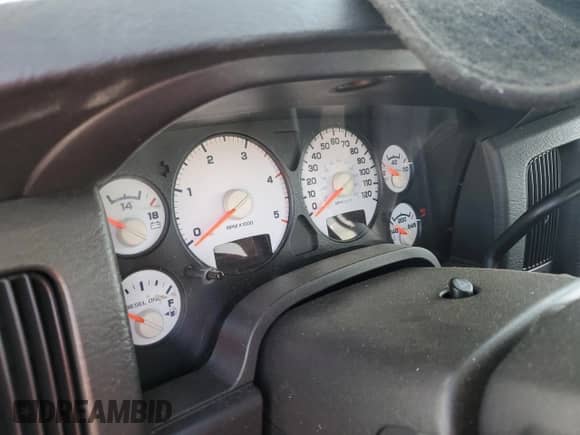 2005 Dodge 3500 SLT z VIN 3D7LS38C45G793674, wystawiony jako Copart lot #59885674 z przebiegiem Nie podano mil oraz Szkoda całkowita • Salvage title. Historia ofert i sprzedaży dostępna na DreamBid. Obrazek 9.