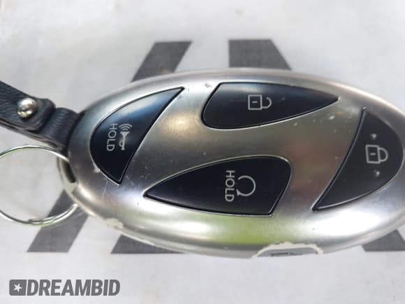 ✅ 2024 Hyundai Santa Fe SE • VIN: 5NMP14GL2RH038880 • Lot: 43404734. Wystawiony na IAAI z przebiegiem 18 561 mil. Bezpłatny archiwum sprzedaży aukcyjnych z USA i szczegółowy raport historii pojazdu na DreamBid. Zdjęcie 11.