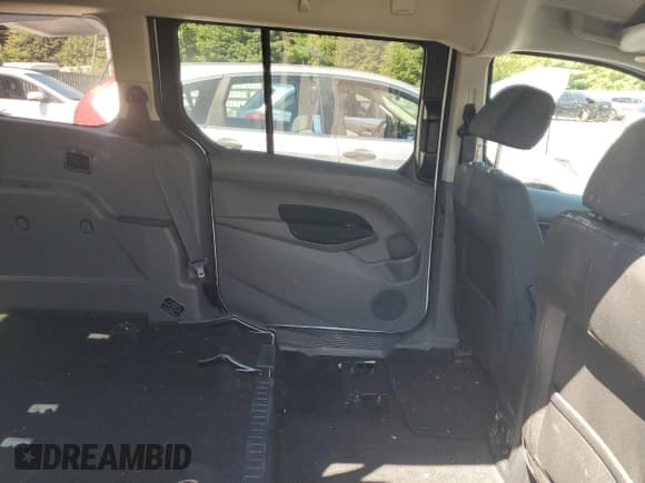 ✅ 2022 Ford Transit Connect XLT • VIN: NM0GE9F26N1533076 • Lot: 68353625. Listed on Copart with 52,268 mi. Free auction sales archive from the USA and detailed vehicle history report at DreamBid. Image 11.