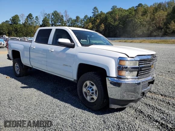 ✅ 2015 Chevrolet Silverado 2500HD LT • VIN: 1GC1CVEG0FF570391 • Lot: 82513765. Wystawiony na Copart z przebiegiem 145 314 mil. Bezpłatny archiwum sprzedaży aukcyjnych z USA i szczegółowy raport historii pojazdu na DreamBid. Zdjęcie 4.