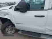 2019 Chevrolet Silverado 2500HD Work Truck z VIN 2GC2KREG7K1109849, wystawiony jako IAAI lot #41929119 z przebiegiem 168 182 mil mil oraz . Historia ofert i sprzedaży dostępna na DreamBid. Obrazek 12.