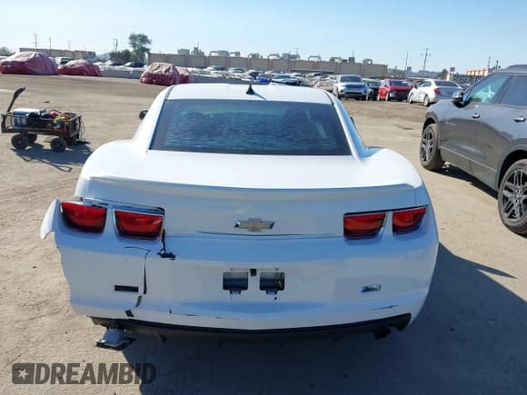 ✅ 2013 Chevrolet Camaro LS • VIN: 2G1FE1E3XD9178720 • Lot: 41591443. Listed on IAAI with 80,300 mi. Free auction sales archive from the USA and detailed vehicle history report at DreamBid. Image 16.