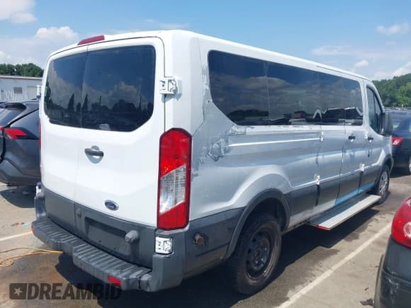 ✅ 2016 Ford Transit XL • VIN: 1FBZX2ZM6GKB11191 • Lot: 43018554. Wystawiony na IAAI z przebiegiem 162 192 mil. Bezpłatny archiwum sprzedaży aukcyjnych z USA i szczegółowy raport historii pojazdu na DreamBid. Zdjęcie 4.