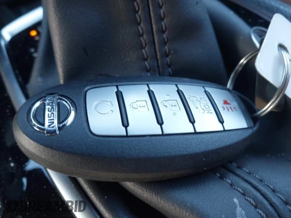 ✅ 2018 Nissan Rogue SV • VIN: JN8AT2MV7JW322778 • Lot: 43679469. Wystawiony na IAAI z przebiegiem 58 252 mil. Bezpłatny archiwum sprzedaży aukcyjnych z USA i szczegółowy raport historii pojazdu na DreamBid. Zdjęcie 11.