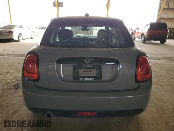 ✅ 2020 MINI Hardtop 4 Door Cooper • VIN: WMWXU7C0XL2M39249 • Lot: 90945975. Wystawiony na Copart z przebiegiem 88 215 mil. Bezpłatny archiwum sprzedaży aukcyjnych z USA i szczegółowy raport historii pojazdu na DreamBid. Zdjęcie 6.