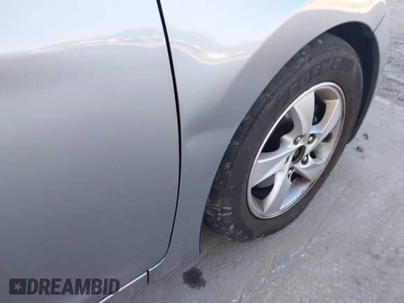 2015 Hyundai Elantra Limited z VIN 5NPDH4AE7FH609058, wystawiony jako IAAI lot #43273017 z przebiegiem 195 405 mil mil oraz . Historia ofert i sprzedaży dostępna na DreamBid. Obrazek 14.