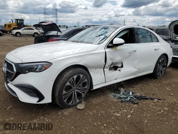 ✅ 2025 Mercedes-Benz E 450 • VIN: W1KLF6BB0SA086099 • Лот: 57910465. Опубликован ранее на Copart с пробегом Не указан. Бесплатный доступ к архиву аукционных продаж из США и подробный отчёт об истории автомобиля на DreamBid. Изображение 1.