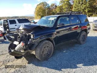 ✅ 2019 Toyota 4Runner TRD Off Road Premium • VIN: JTEBU5JR5K5662469 • Lot: 90628275. Listed on Copart with 142,122 mi. Free auction sales archive from the USA and detailed vehicle history report at DreamBid. Image 1.