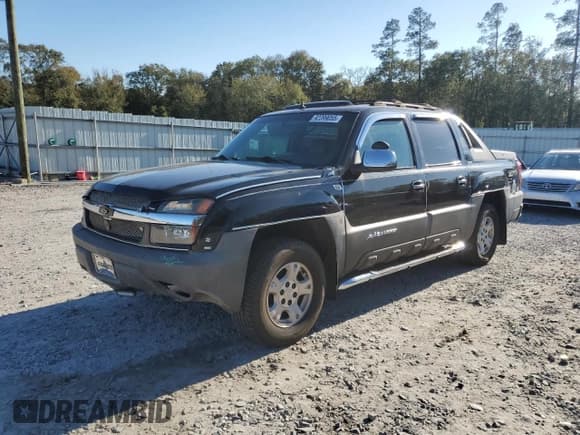 ✅ 2002 Chevrolet Avalanche • VIN: 3GNEC13T22G348607 • Lot: 92399055. Listed on Copart with 226,482 mi. Free auction sales archive from the USA and detailed vehicle history report at DreamBid. Image 1.