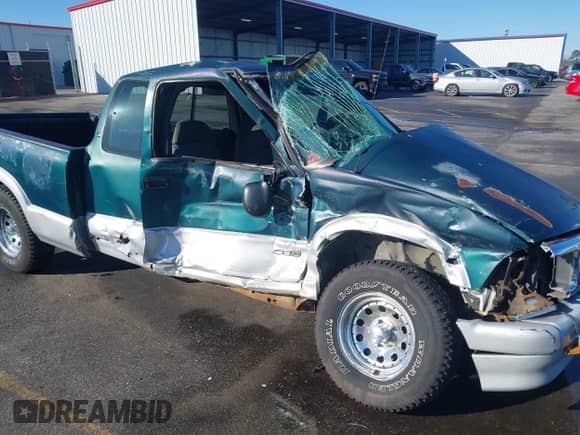 1997 Chevrolet S-10 LS с VIN 1GCCS19X3V8210789, выставлен на аукционе IAAI как лот 41760804 с пробегом 207 321 миль миль и . История ставок и продаж доступна на DreamBid. Изображение 6.