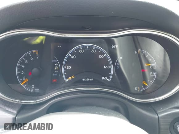 ✅ 2019 Jeep Grand Cherokee Altitude • VIN: 1C4RJFAG2KC563247 • Lot: 41479926. Wystawiony na IAAI z przebiegiem 81 288 mil. Bezpłatny archiwum sprzedaży aukcyjnych z USA i szczegółowy raport historii pojazdu na DreamBid. Zdjęcie 7.