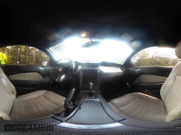 2014 Ford Mustang V6 с VIN 1ZVBP8EM4E5325594, выставлен на аукционе IAAI как лот 42717148 с пробегом 102 386 миль миль и . История ставок и продаж доступна на DreamBid. Изображение 19.