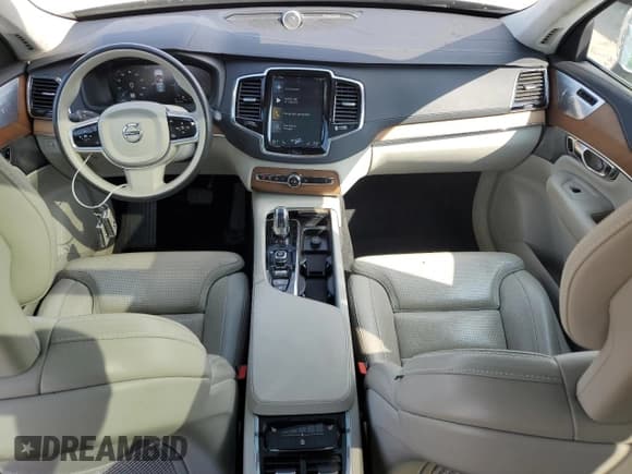 ✅ 2018 Volvo XC90 Inscription • VIN: YV4BR0PL5J1335827 • Lot: 71928595. Listed on Copart with 92,022 mi. Free auction sales archive from the USA and detailed vehicle history report at DreamBid. Image 8.