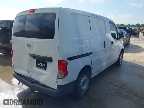 ✅ 2015 Nissan NV200 SV • VIN: 3N6CM0KN3FK730137 • Lot: 42346257. Listed on IAAI with 235,122 mi. Free auction sales archive from the USA and detailed vehicle history report at DreamBid. Image 4.