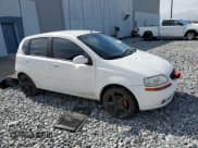 ✅ 2007 Chevrolet Aveo LS • VIN: KL1TD66617B773307 • Lot: 47998245. Wystawiony na Copart z przebiegiem 174 561 mil. Bezpłatny archiwum sprzedaży aukcyjnych z USA i szczegółowy raport historii pojazdu na DreamBid. Zdjęcie 4.