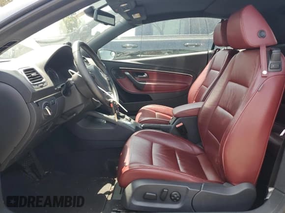 ✅ 2014 Volkswagen Eos Executive • VIN: WVWFW8AHXEV004529 • Лот: 58532495. Опубликован ранее на Copart с пробегом 98 789 миль. Бесплатный доступ к архиву аукционных продаж из США и подробный отчёт об истории автомобиля на DreamBid. Изображение 7.