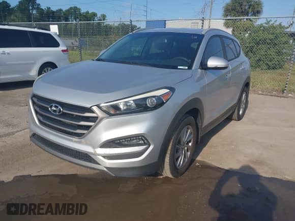 2016 Hyundai Tucson Limited z VIN KM8J33A25GU227907, wystawiony jako IAAI lot #42211605 z przebiegiem 142 578 mil mil oraz . Historia ofert i sprzedaży dostępna na DreamBid. Obrazek 2.