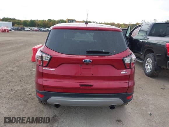 ✅ 2017 Ford Escape SE • VIN: 1FMCU9GDXHUE82586 • Lot: 43449482. Wystawiony na IAAI z przebiegiem 150 608 mil. Bezpłatny archiwum sprzedaży aukcyjnych z USA i szczegółowy raport historii pojazdu na DreamBid. Zdjęcie 16.