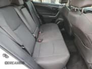 ✅ 2022 Toyota RAV4 LE • VIN: 2T3H1RFV8NW238091 • Lot: 81226135. Wystawiony na Copart z przebiegiem 52 362 mil. Bezpłatny archiwum sprzedaży aukcyjnych z USA i szczegółowy raport historii pojazdu na DreamBid. Zdjęcie 11.