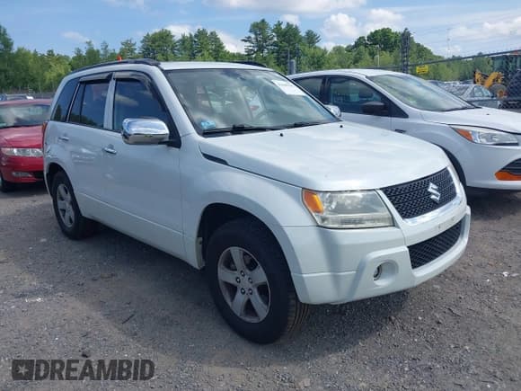 ✅ 2010 Suzuki Grand Vitara XSport • VIN: JS3TE0D48A4100189 • Lot: 42500701. Listed on IAAI with 135,346 mi. Free auction sales archive from the USA and detailed vehicle history report at DreamBid. Image 1.