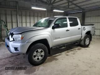 ✅ 2013 Toyota Tacoma • VIN: 3TMLU4EN5DM125348 • Lot: 82711425. Wystawiony na Copart z przebiegiem 174 476 mil. Bezpłatny archiwum sprzedaży aukcyjnych z USA i szczegółowy raport historii pojazdu na DreamBid. Zdjęcie 1.