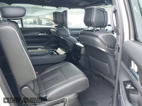 ✅ 2024 Jeep Grand Wagoneer Series II • VIN: 1C4SJSFP6RS132641 • Lot: 41309357. Listed on IAAI with 9,904 mi. Free auction sales archive from the USA and detailed vehicle history report at DreamBid. Image 8.