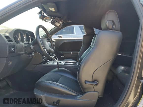 ✅ 2009 Dodge Challenger SRT-8 • VIN: 2B3LJ74W49H526756 • Lot: 73970234. Wystawiony na Copart z przebiegiem 55 750 mil. Bezpłatny archiwum sprzedaży aukcyjnych z USA i szczegółowy raport historii pojazdu na DreamBid. Zdjęcie 7.