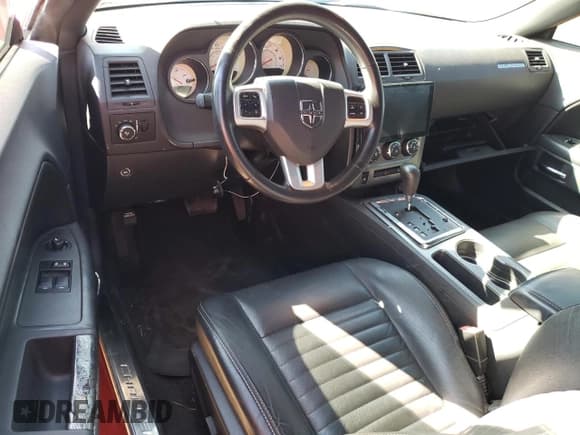 ✅ 2011 Dodge Challenger R/T • VIN: 2B3CJ5DT0BH508786 • Lot: 72428164. Wystawiony na Copart z przebiegiem 135 342 mil. Bezpłatny archiwum sprzedaży aukcyjnych z USA i szczegółowy raport historii pojazdu na DreamBid. Zdjęcie 8.