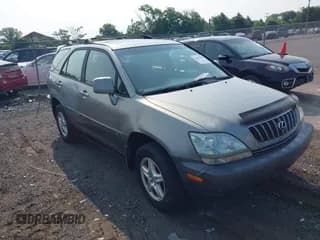 ✅ 2001 Lexus RX 300 • VIN: JTJGF10U010111054 • Lot: 42467685. Wystawiony na IAAI z przebiegiem 269 131 mil. Bezpłatny archiwum sprzedaży aukcyjnych z USA i szczegółowy raport historii pojazdu na DreamBid. Zdjęcie 1.