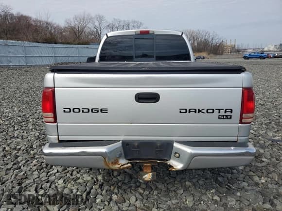 ✅ 2004 Dodge Dakota SLT • VIN: 1D7HG48NX4S677465 • Lot: 51044735. Wystawiony na Copart z przebiegiem 196 854 mil. Bezpłatny archiwum sprzedaży aukcyjnych z USA i szczegółowy raport historii pojazdu na DreamBid. Zdjęcie 6.