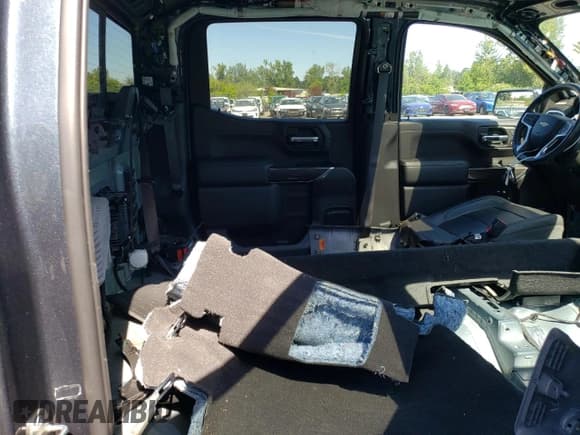 ✅ 2020 Chevrolet Silverado 1500 LTZ • VIN: 3GCUYGED1LG290697 • Lot: 59543784. Wystawiony na Copart z przebiegiem 31 284 mil. Bezpłatny archiwum sprzedaży aukcyjnych z USA i szczegółowy raport historii pojazdu na DreamBid. Zdjęcie 10.