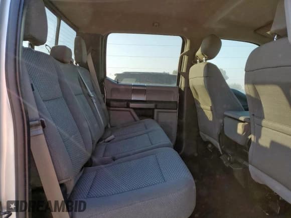 ✅ 2017 Ford F-150 XLT • VIN: 1FTEW1CP9HKC32812 • Lot: 82225955. Wystawiony na Copart z przebiegiem 129 706 mil. Bezpłatny archiwum sprzedaży aukcyjnych z USA i szczegółowy raport historii pojazdu na DreamBid. Zdjęcie 10.