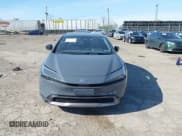 ✅ 2024 Toyota Prius LE • VIN: JTDADABU6R3018898 • Lot: 42031529. Wystawiony na IAAI z przebiegiem 2 746 mil. Bezpłatny archiwum sprzedaży aukcyjnych z USA i szczegółowy raport historii pojazdu na DreamBid. Zdjęcie 13.