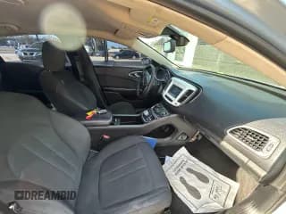 ✅ 2015 Chrysler 200 Limited • VIN: 1C3CCCAB2FN697869 • Лот: 93980295. Опубликован ранее на Copart с пробегом 127 349 миль. Бесплатный доступ к архиву аукционных продаж из США и подробный отчёт об истории автомобиля на DreamBid. Изображение 5.