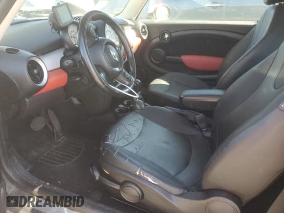 ✅ 2011 MINI Clubman • VIN: WMWZF3C55BT188818 • Lot: 92458035. Listed on Copart with 127,591 mi. Free auction sales archive from the USA and detailed vehicle history report at DreamBid. Image 7.