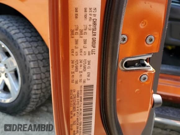 ✅ 2010 Dodge 1500 ST • VIN: 1D7RV1GT4AS188225 • Lot: 59189165. Wystawiony na Copart z przebiegiem 143 917 mil. Bezpłatny archiwum sprzedaży aukcyjnych z USA i szczegółowy raport historii pojazdu na DreamBid. Zdjęcie 13.