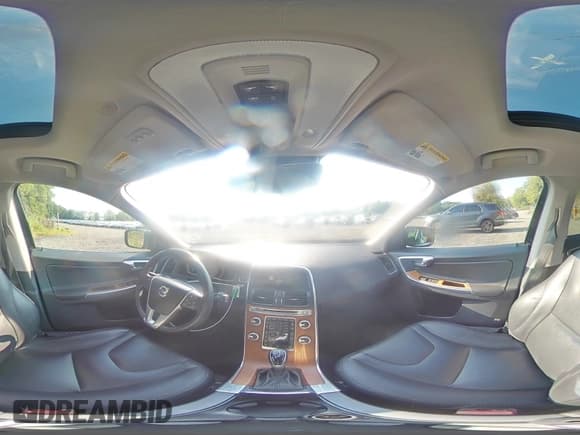 ✅ 2017 Volvo XC60 Inscription • VIN: YV449MRU7H2013829 • Lot: 65757365. Wystawiony na Copart z przebiegiem 75 526 mil. Bezpłatny archiwum sprzedaży aukcyjnych z USA i szczegółowy raport historii pojazdu na DreamBid. Zdjęcie 15.