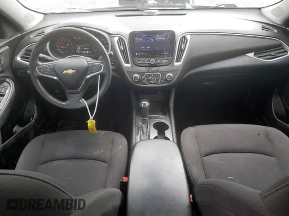 2020 Chevrolet Malibu LS z VIN 1G1ZB5ST0LF024492, wystawiony jako Copart lot #64884475 z przebiegiem 102 460 mil mil oraz Szkoda całkowita • Salvage title. Historia ofert i sprzedaży dostępna na DreamBid. Obrazek 8.