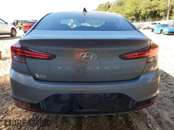 ✅ 2019 Hyundai Elantra Value Edition • VIN: 5NPD84LF7KH477581 • Lot: 82508885. Listed on Copart with 45,353 mi. Free auction sales archive from the USA and detailed vehicle history report at DreamBid. Image 6.