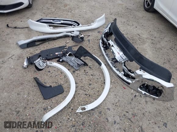 ✅ 2021 Ford Ranger XL • VIN: 1FTER4FH6MLE00004 • Lot: 41983031. Wystawiony na IAAI z przebiegiem 54 227 mil. Bezpłatny archiwum sprzedaży aukcyjnych z USA i szczegółowy raport historii pojazdu na DreamBid. Zdjęcie 12.