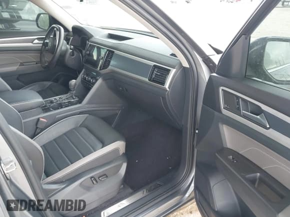 ✅ 2022 Volkswagen Atlas SEL Premium R-Line • VIN: 1V2FR2CA0NC520056 • Lot: 42156457. Listed on IAAI with 30,969 mi. Free auction sales archive from the USA and detailed vehicle history report at DreamBid. Image 5.